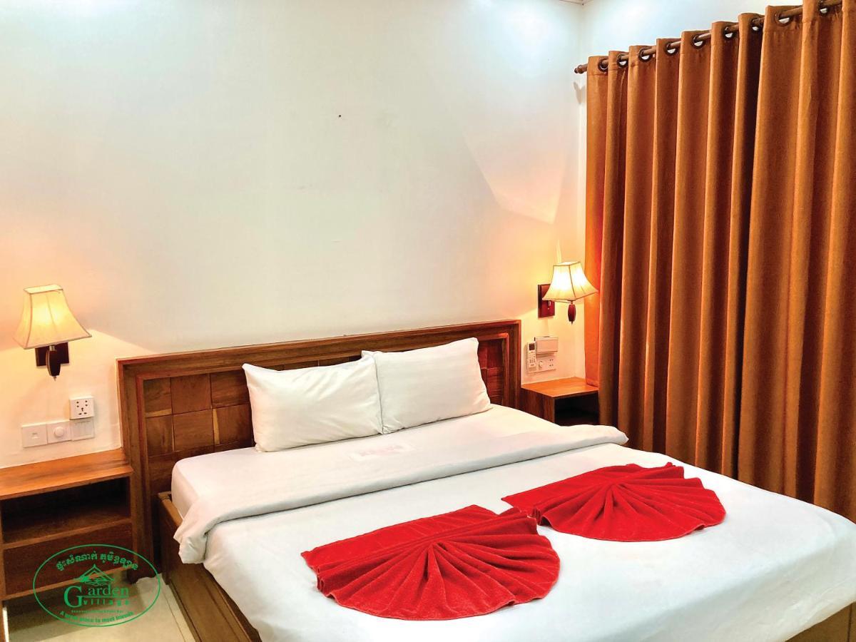 Garden Village Guesthouse & Pool Bar Sziemreap Kültér fotó