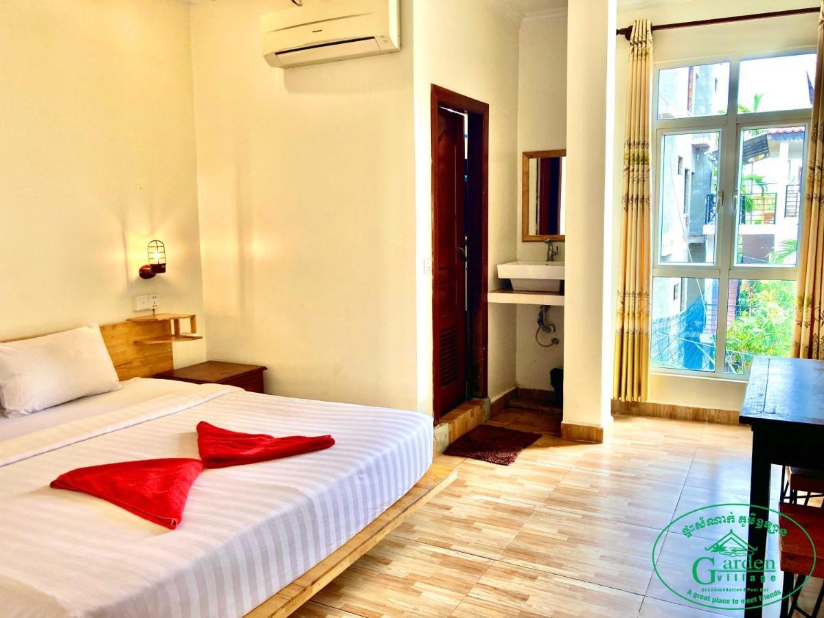 Garden Village Guesthouse & Pool Bar Sziemreap Kültér fotó