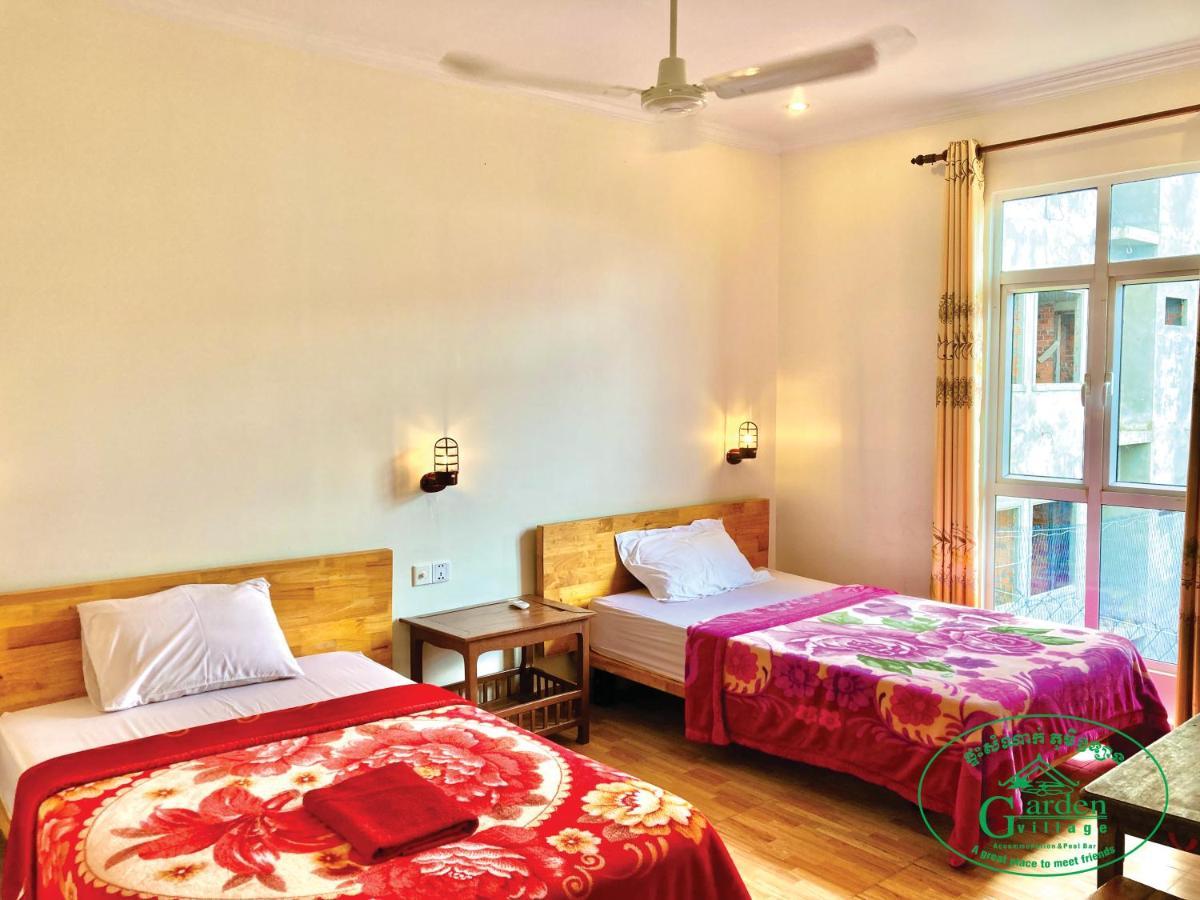 Garden Village Guesthouse & Pool Bar Sziemreap Kültér fotó