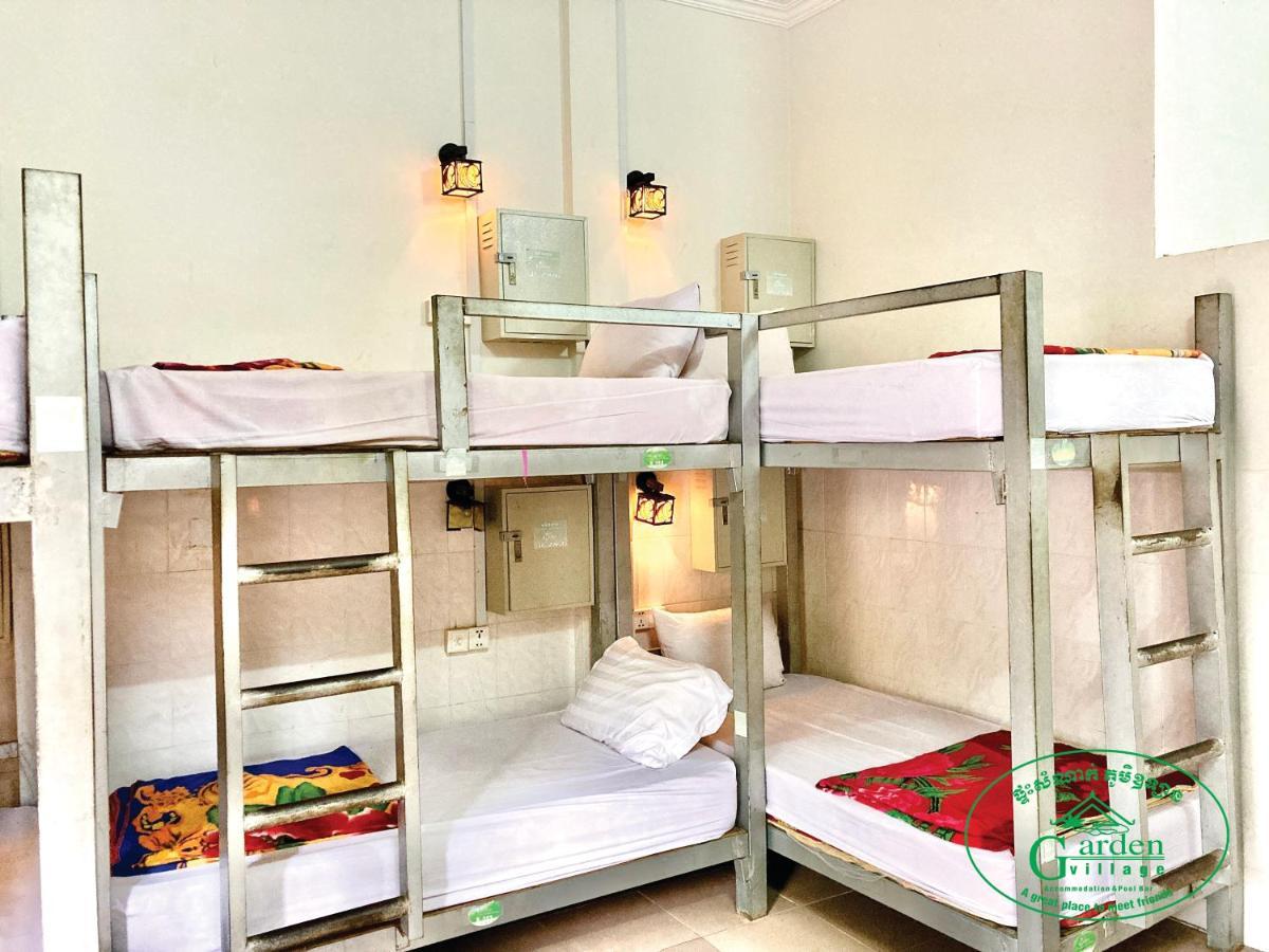 Garden Village Guesthouse & Pool Bar Sziemreap Kültér fotó