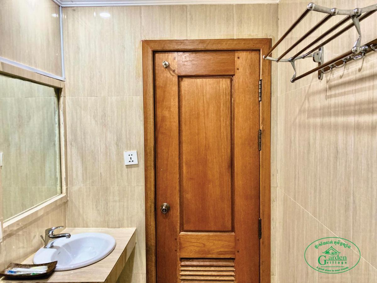 Garden Village Guesthouse & Pool Bar Sziemreap Kültér fotó
