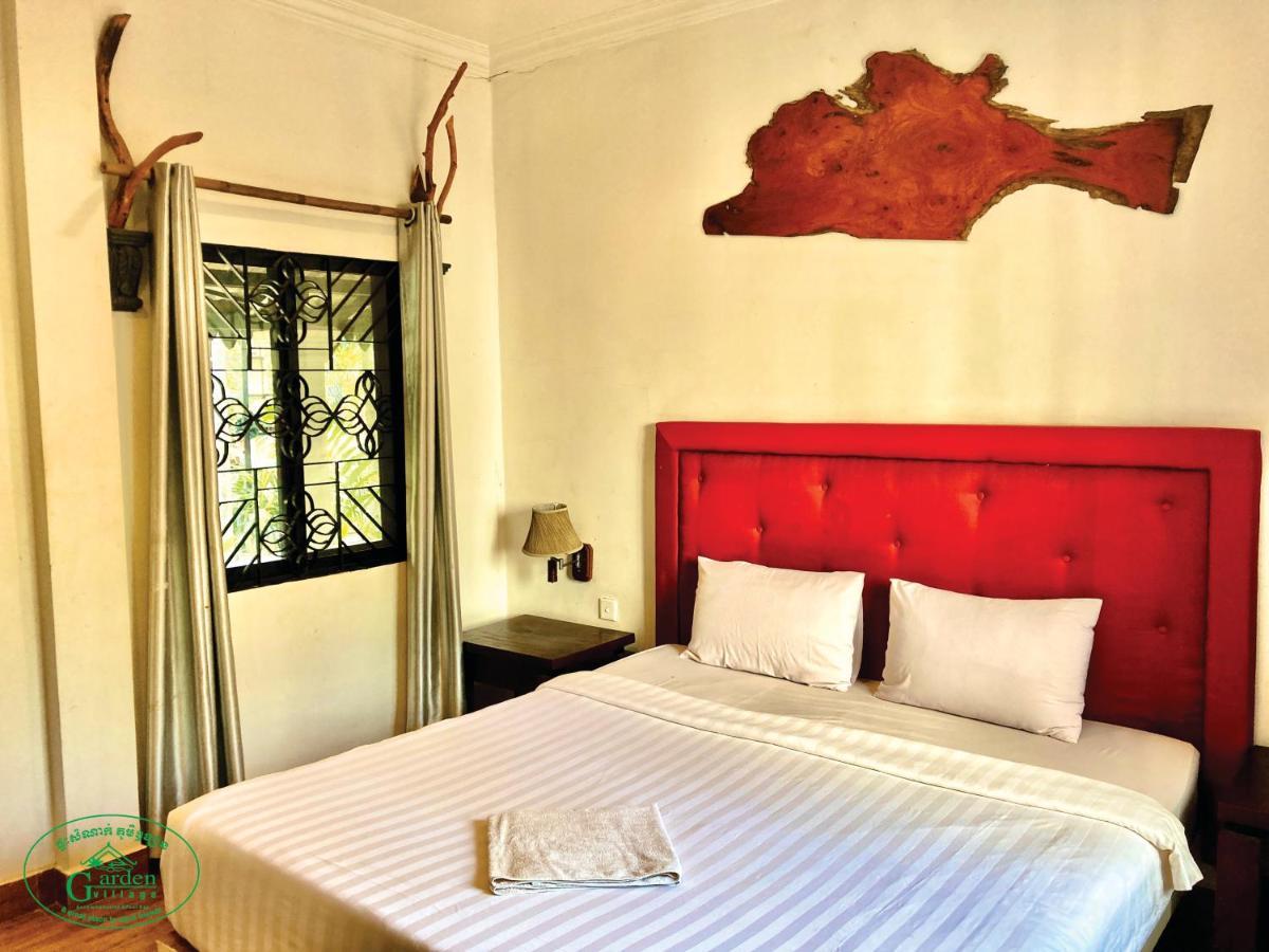 Garden Village Guesthouse & Pool Bar Sziemreap Kültér fotó