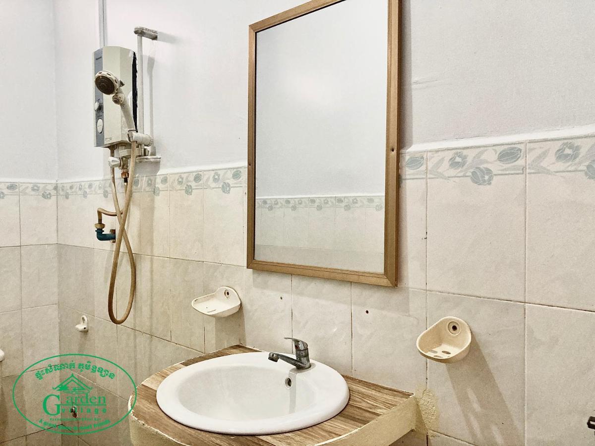 Garden Village Guesthouse & Pool Bar Sziemreap Kültér fotó