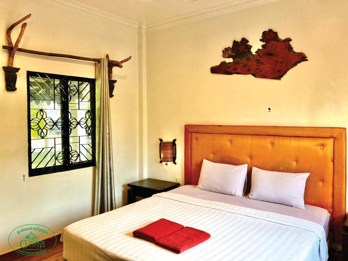 Garden Village Guesthouse & Pool Bar Sziemreap Kültér fotó