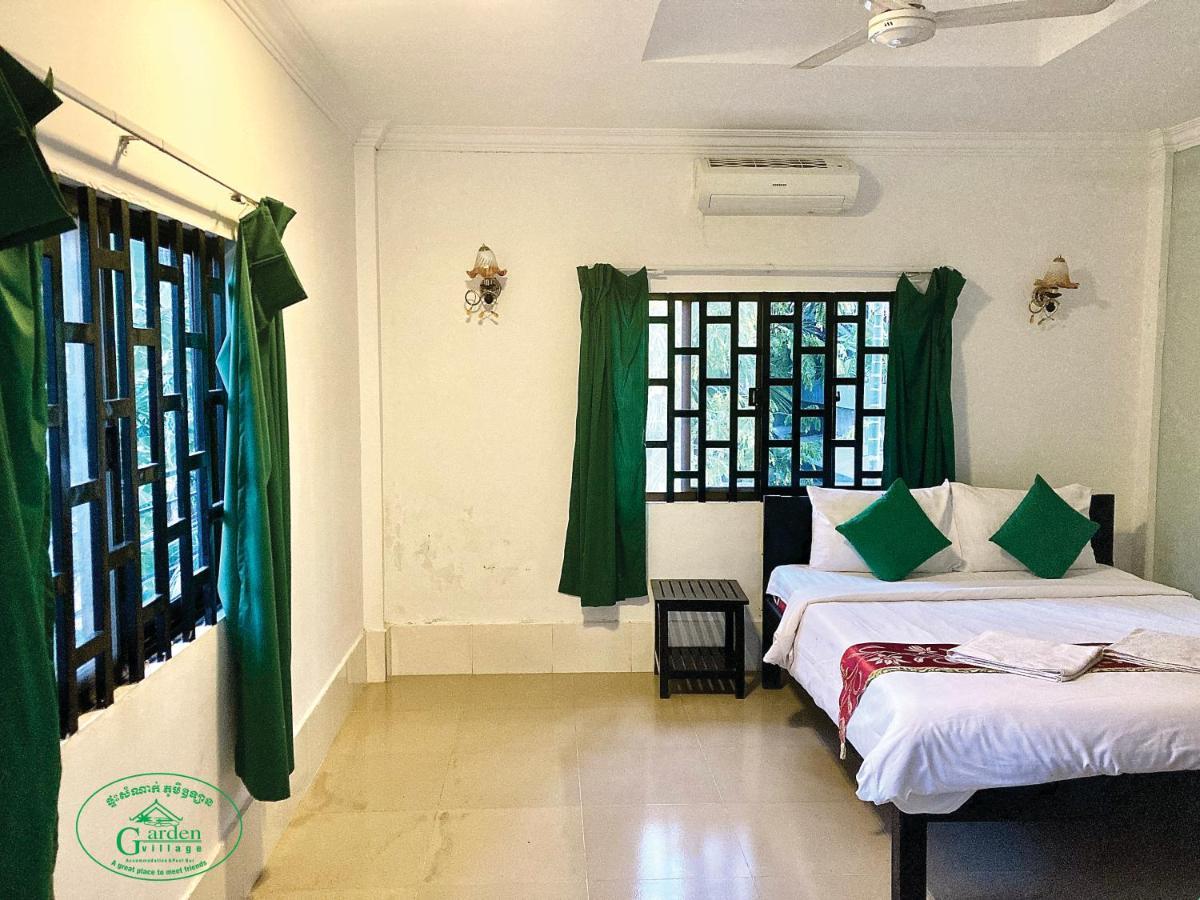 Garden Village Guesthouse & Pool Bar Sziemreap Kültér fotó
