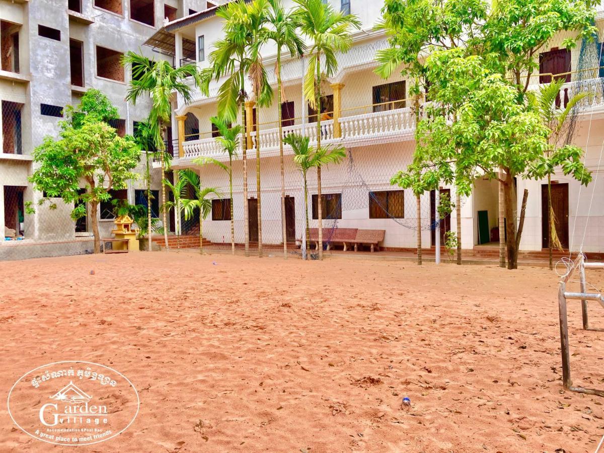 Garden Village Guesthouse & Pool Bar Sziemreap Kültér fotó