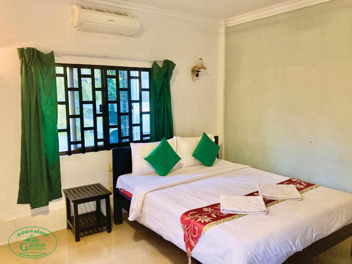 Garden Village Guesthouse & Pool Bar Sziemreap Kültér fotó