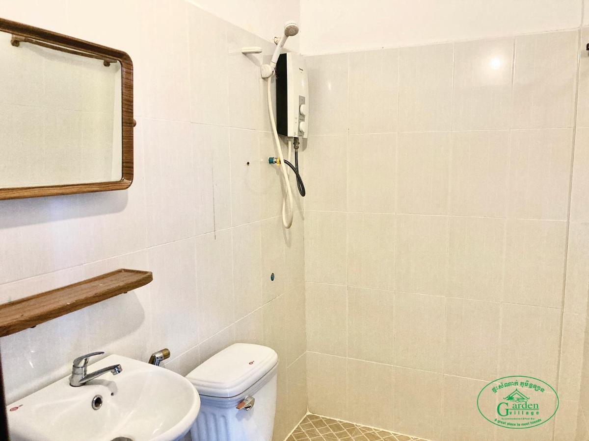 Garden Village Guesthouse & Pool Bar Sziemreap Kültér fotó