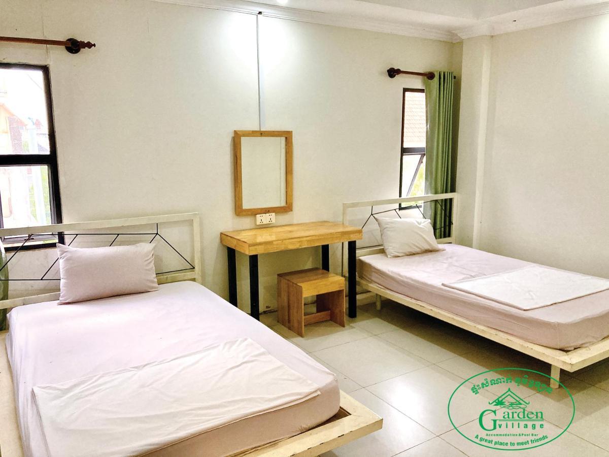 Garden Village Guesthouse & Pool Bar Sziemreap Kültér fotó