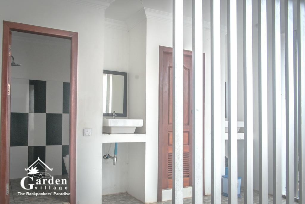 Garden Village Guesthouse & Pool Bar Sziemreap Kültér fotó