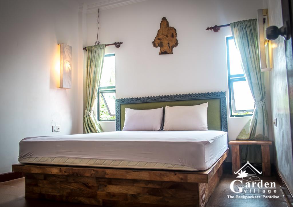 Garden Village Guesthouse & Pool Bar Sziemreap Kültér fotó